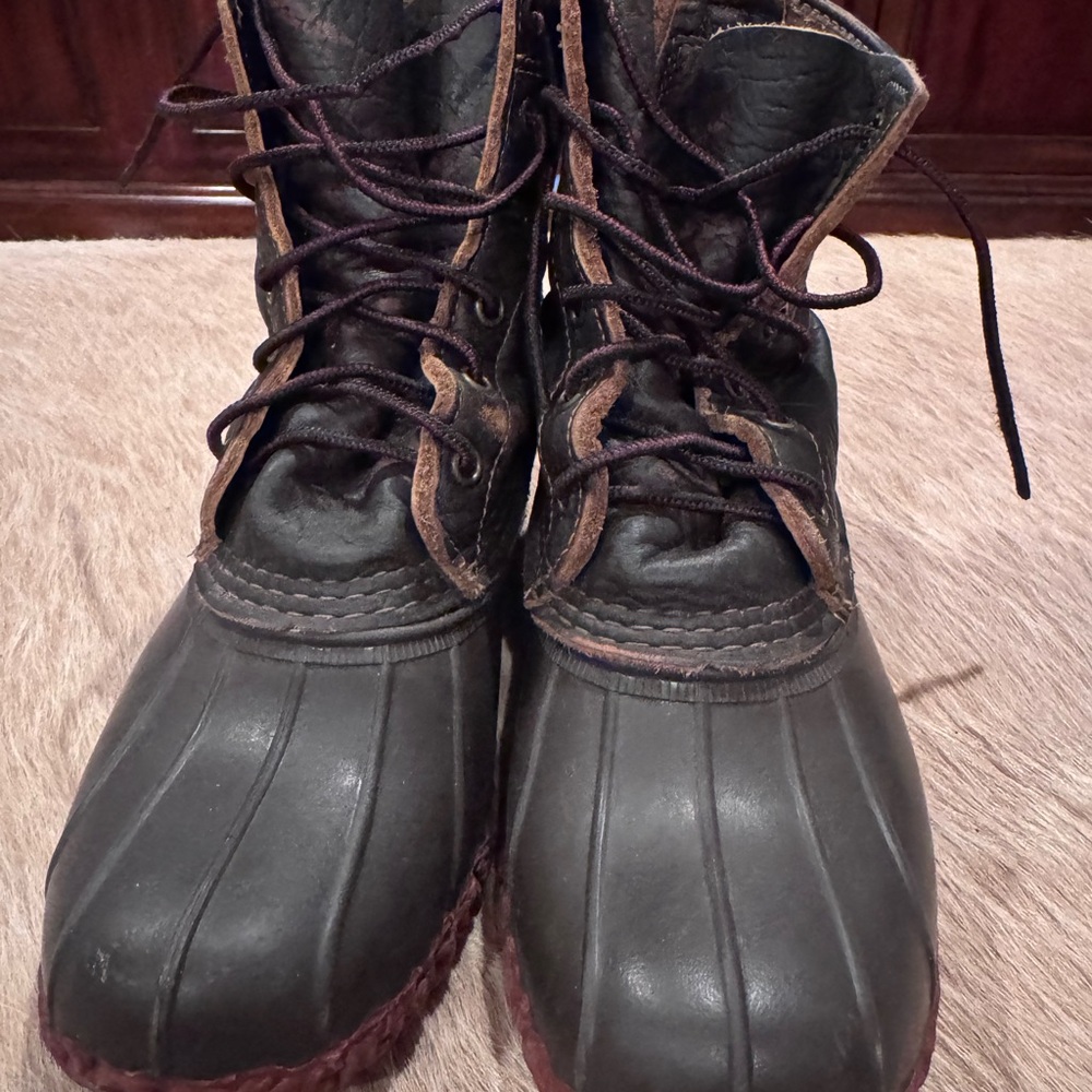 Women’s LL Bean Brown Lace-Up Waterproof Duck Boots - Picture 3 of 10